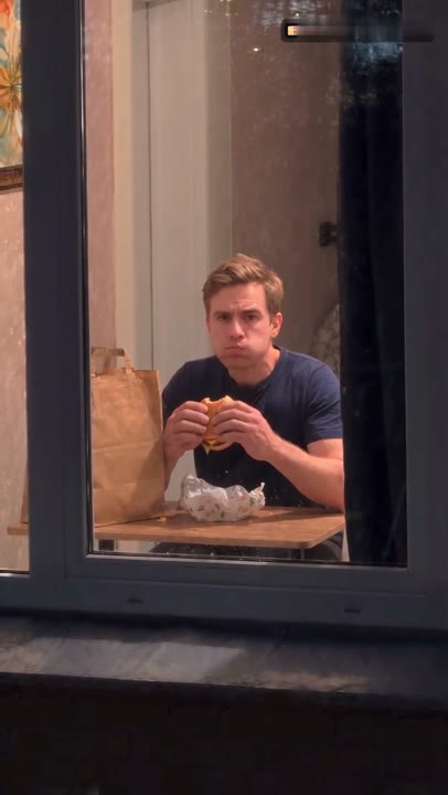Window Peeper AI video example